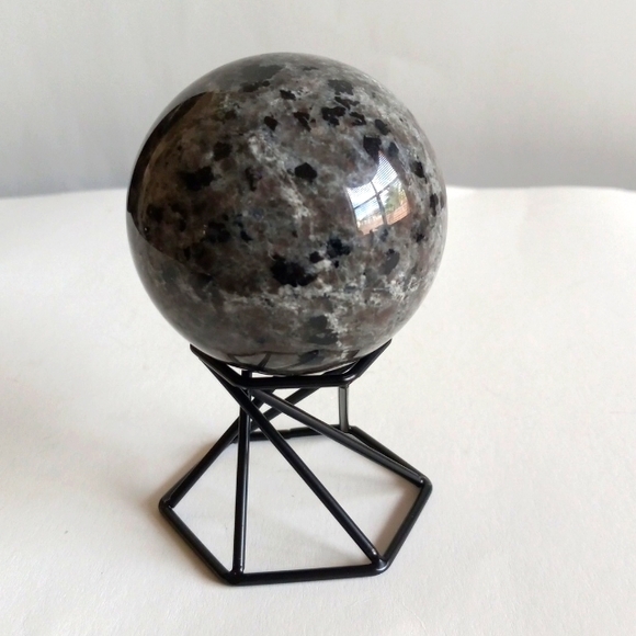 Yooperlite crystal sphere. 312g - Picture 5 of 10